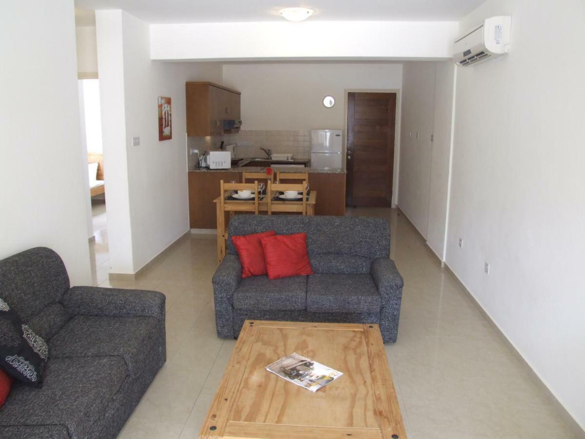 2 Bedroom Poolside Apartment E9 Pegeia Exterior foto