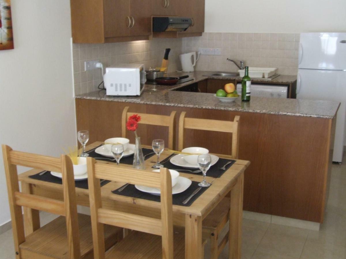 2 Bedroom Poolside Apartment E9 Pegeia Exterior foto