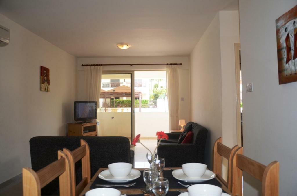 2 Bedroom Poolside Apartment E9 Pegeia Exterior foto